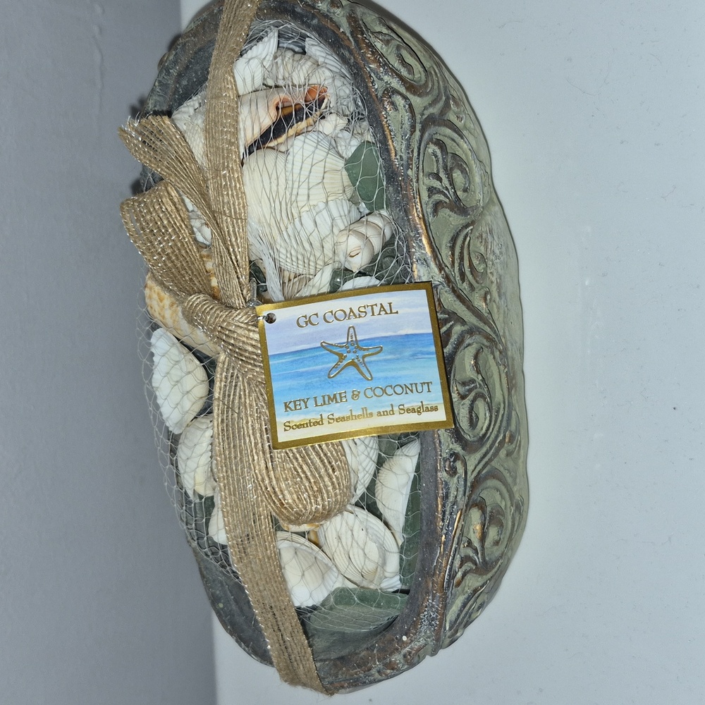 GC Coastal Seashell Seaglass Rustic Ceramic Scrollwork Planter jardinière Decor